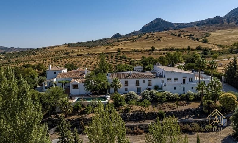 Equestrian Cortijo Estate for Sale Near Ronda — 161 Hectares in the Sierra de las Nieves